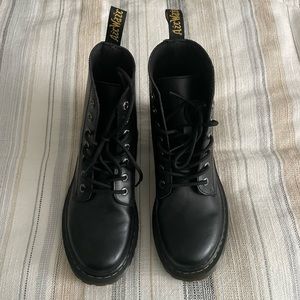 Like new Black Dr Martens